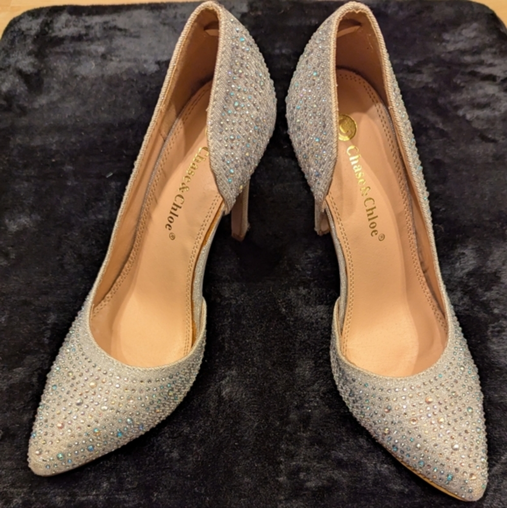 Sexy Sparkly ✨🪩✨4 Inch Chase & Chloe Stilettos Size 8 Catches The Light